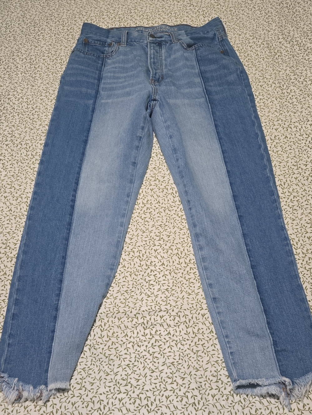 American Eagle Outfitters Two-Tone Blue Straight-Leg Jeans